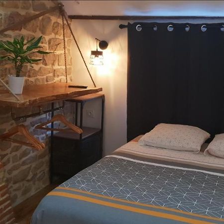 Apartament Atypical Flat Charleville-Mézières Zewnętrze zdjęcie